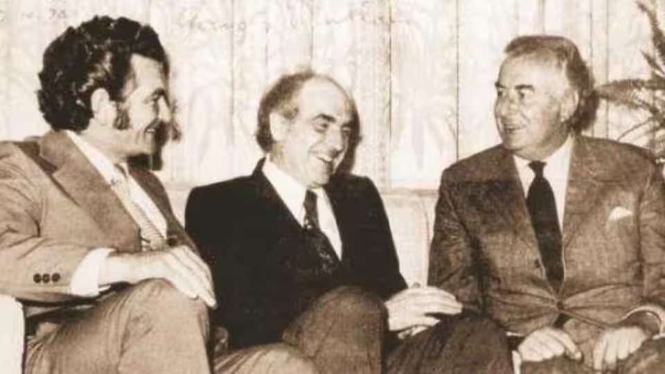Αυστραλία, 1974Μπομπ Χοκ, Ανδρέας Παπανδρέου και Γκοφ Γουίτλαμ ⎯ Πηγή : AAP ║ Photo by www.sbs.com.au